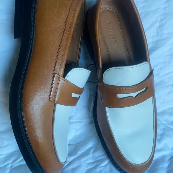 Men’s Express shoes.  White and Brown. Size 9. Brand New. - Picture 5 of 6